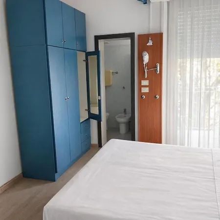 Dipendenza Regal Apartment *